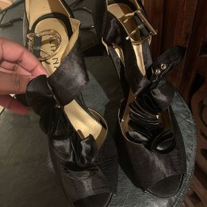 Black liliana heels
